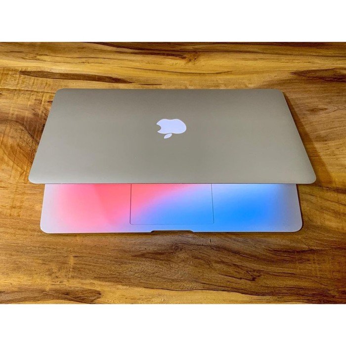 MacBook Air ( 13- inch, 2017 )