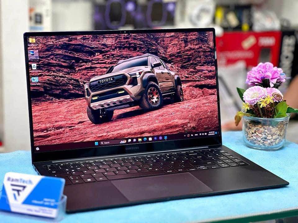 SAMSUNG GALAXY BOOK 2 PRO CORE i5(12ème génération)