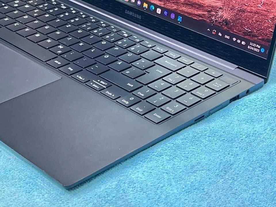 SAMSUNG GALAXY BOOK 2 PRO CORE i5(12ème génération)